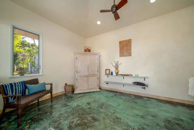 Listing Image for 95 N Holokai Rd 32 of 40