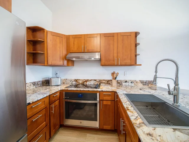 Listing Image for 15 Kulanihakoi St 12g 2 of 20