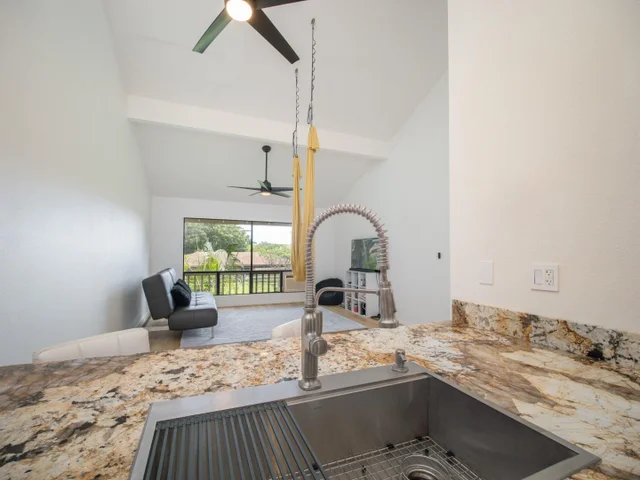 Listing Image for 15 Kulanihakoi St 12g 4 of 20