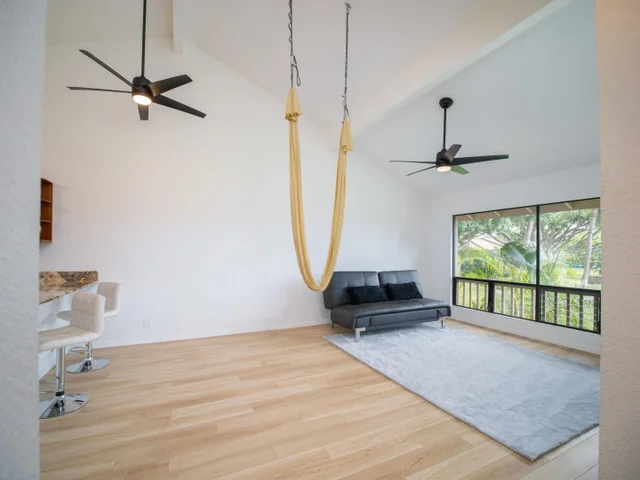 Listing Image for 15 Kulanihakoi St 12g 6 of 20