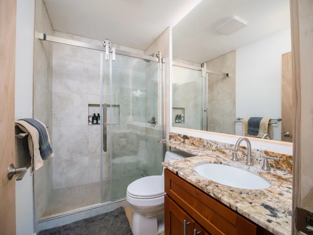 Listing Image for 15 Kulanihakoi St 12g 8 of 20