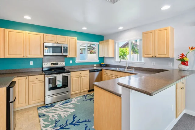 Listing Image for 53 Molehulehu Loop 10 of 47