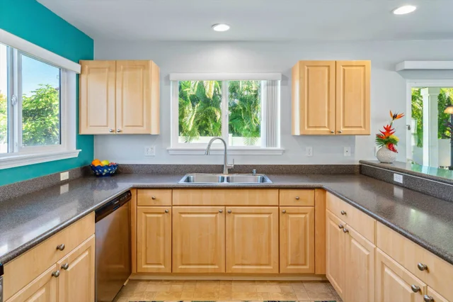 Listing Image for 53 Molehulehu Loop 11 of 47