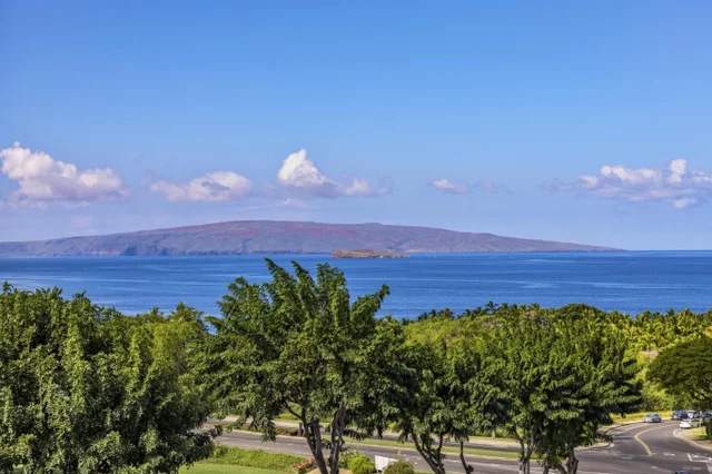 Listing Image for 244 Holomoana Way 104 (17d) 2 of 49