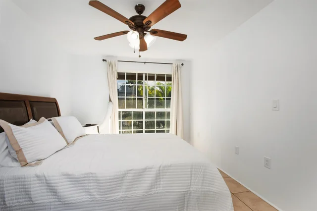 Listing Image for 160 Keonekai Rd 7-201 10 of 19