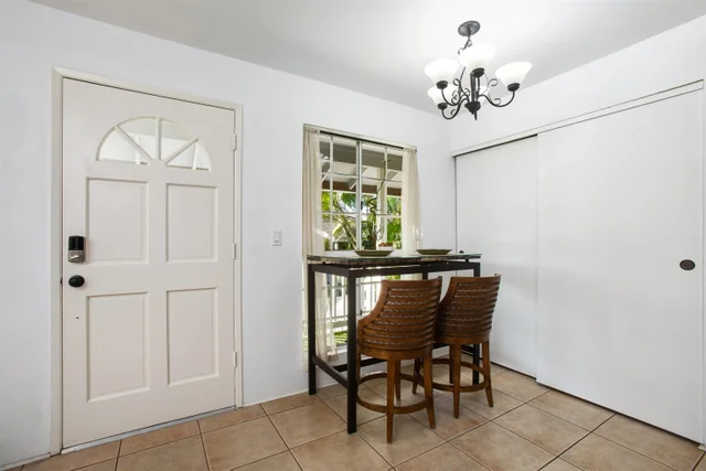 Listing Image for 160 Keonekai Rd 7-201 8 of 19