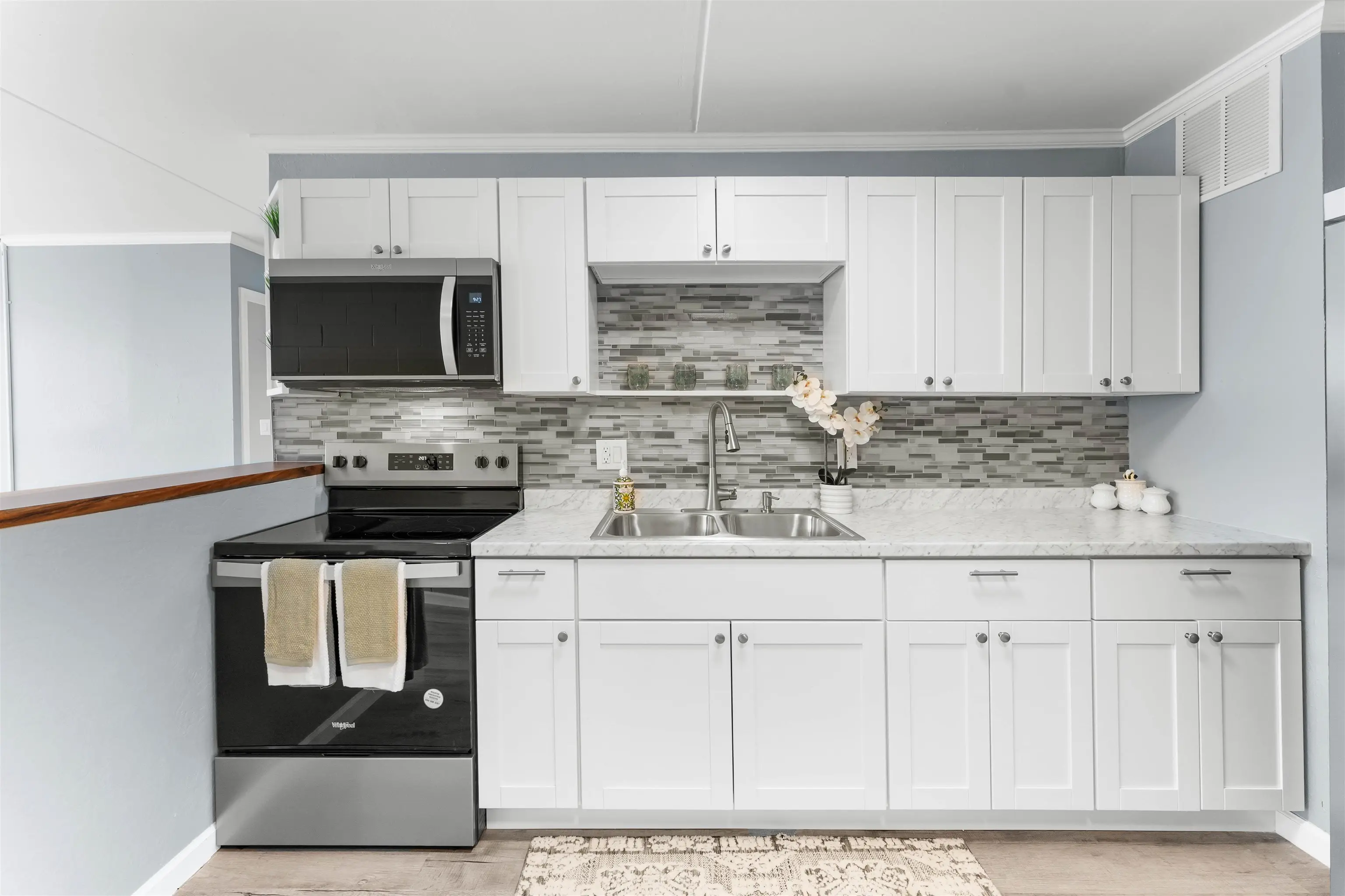 Photo of Listing #408970