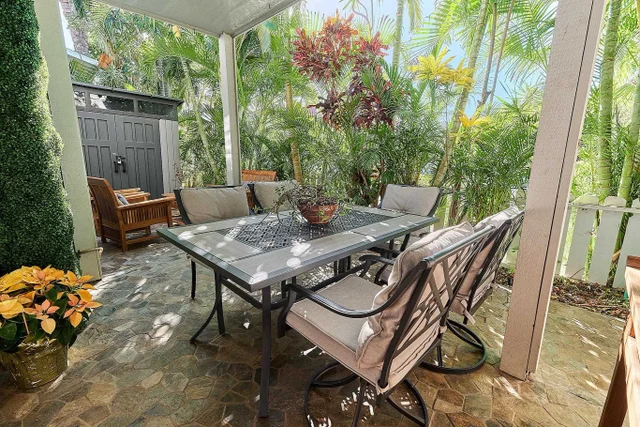 Listing Image for 160 Keonekai Rd 11-103 1 of 13