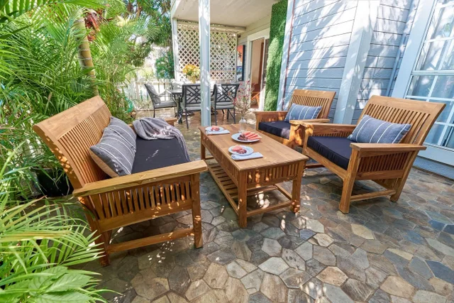 Listing Image for 160 Keonekai Rd 11-103 2 of 13