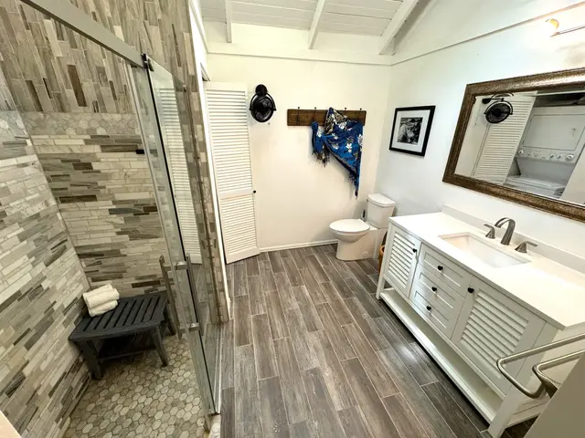 Listing Image for 100 Lio Pl N-2 18 of 35