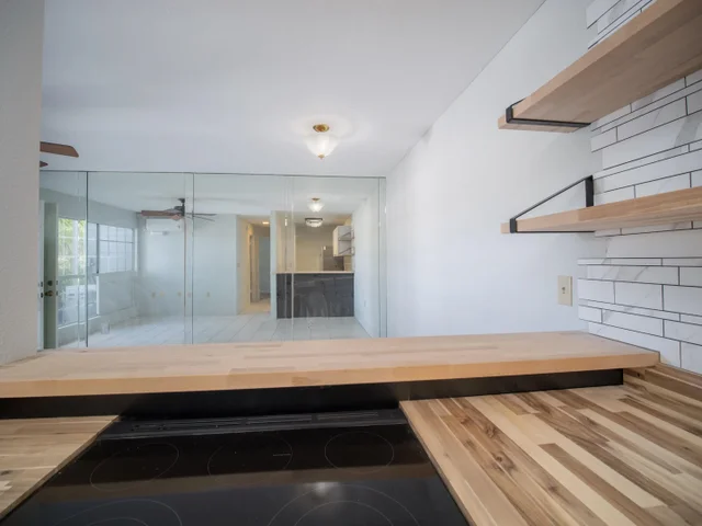 Listing Image for 160 Keonekai Rd 14-102 7 of 20