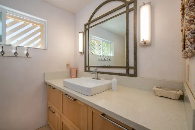 Listing Image for 84 Loha St Unit C 12 of 35