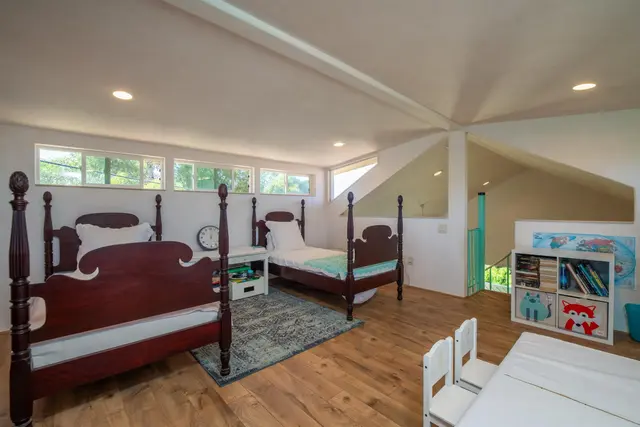 Listing Image for 84 Loha St Unit C 18 of 35