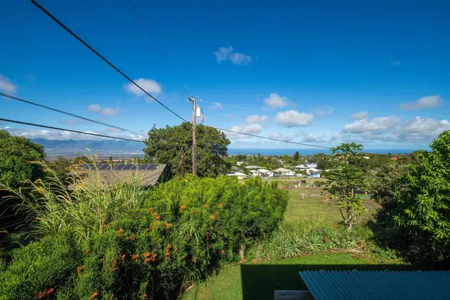 Listing Image for 84 Loha St Unit C 6 of 35