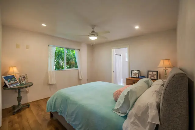 Listing Image for 84 Loha St Unit C 9 of 35