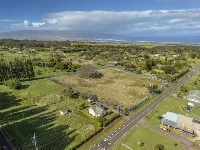 Listing Image for 2020 Kokomo Rd Rd 3 of 16