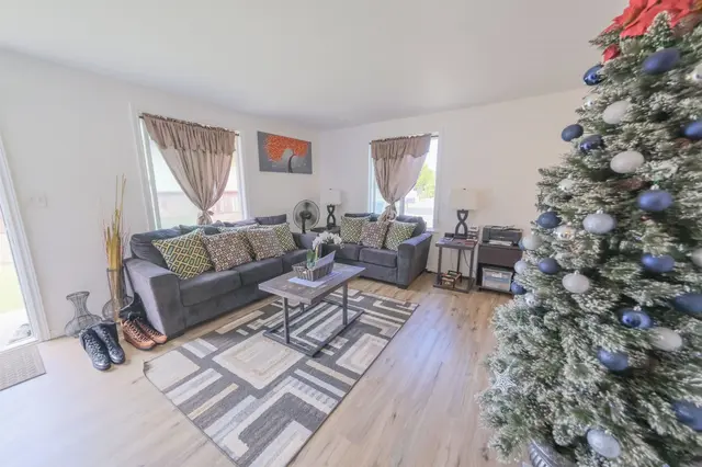Listing Image for 18 Hoomoku Loop 11 of 18