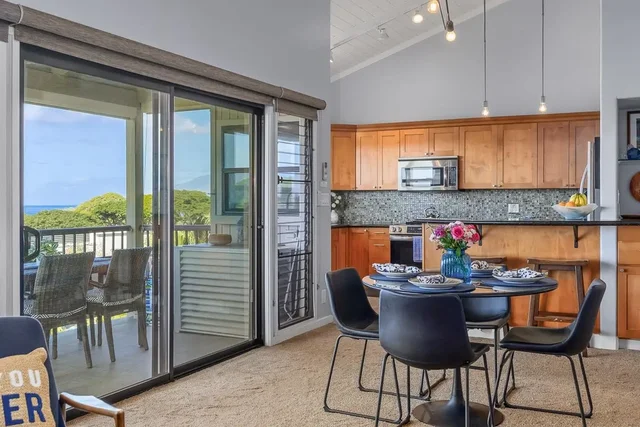 Listing Image for 10 Wailea Ekolu Pl 208 7 of 40