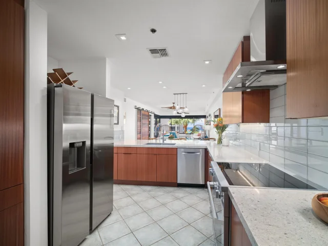 Listing Image for 4299 Lower Honoapiilani Rd 456 15 of 46