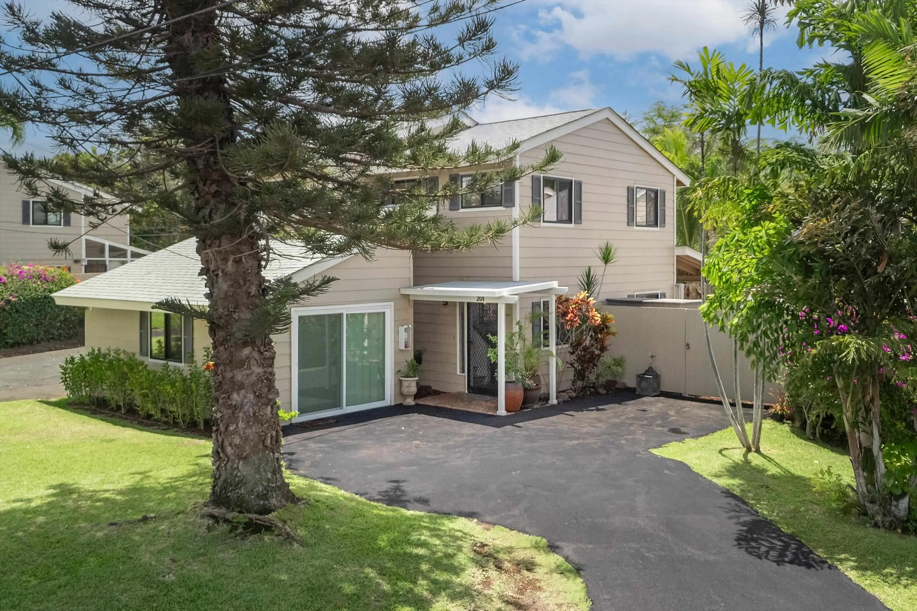 Photo of Listing #407977