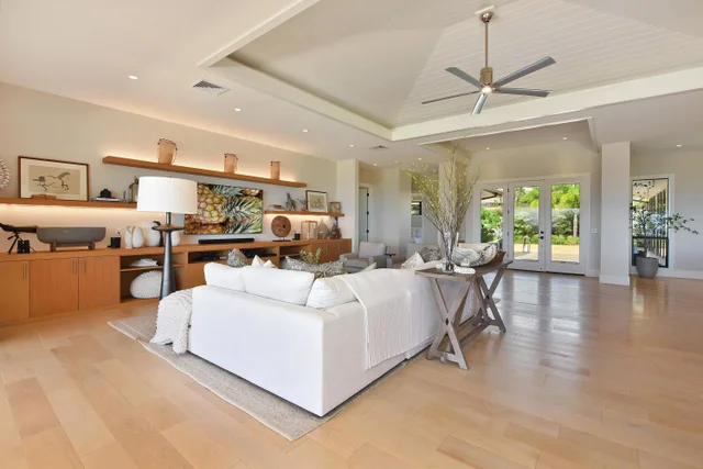 Listing Image for 227 Anapuni Loop 23 18 of 48