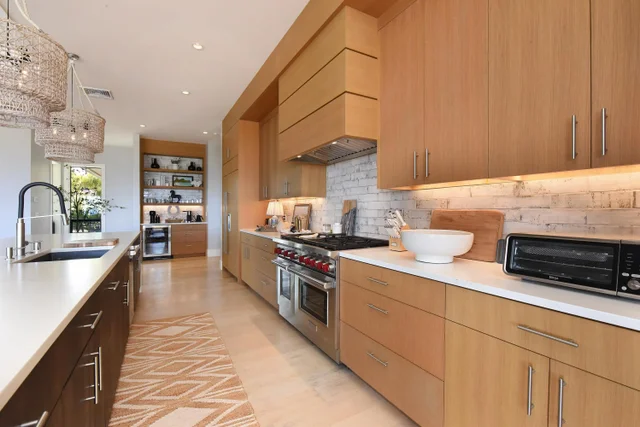 Listing Image for 227 Anapuni Loop 23 21 of 48