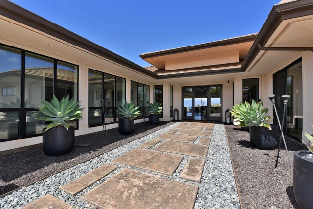 Listing Image for 227 Anapuni Loop 23 3 of 48