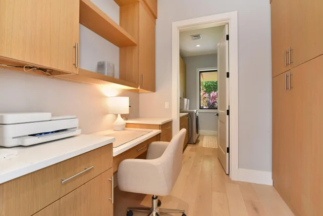 Listing Image for 227 Anapuni Loop 23 30 of 48