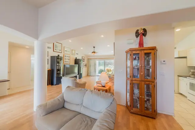 Listing Image for 15 Huluhulu Pl 17 of 38