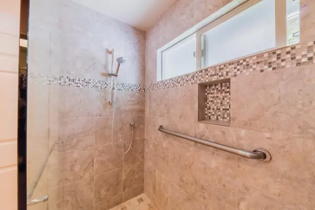Listing Image for 15 Huluhulu Pl 26 of 38