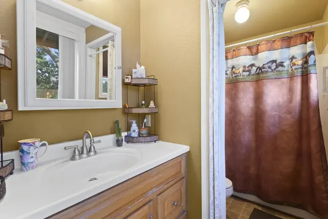 Listing Image for 232 Kaiwahine St 11 of 33