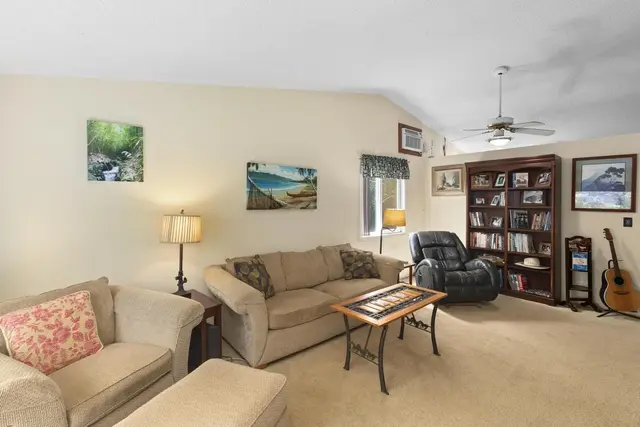 Listing Image for 232 Kaiwahine St 4 of 33