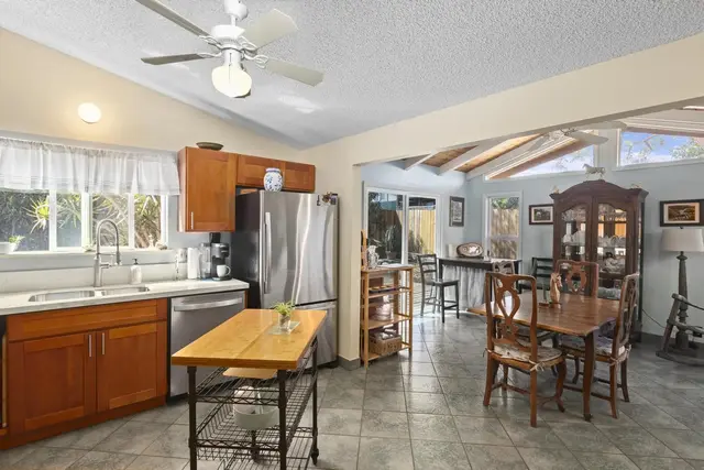 Listing Image for 232 Kaiwahine St 7 of 33