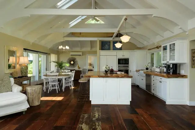 Listing Image for 210 Hauoli St 9 of 41
