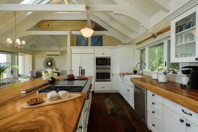 Listing Image for 210 Hauoli St 11 of 41