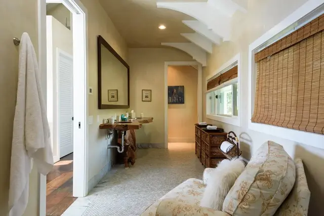 Listing Image for 210 Hauoli St 23 of 41