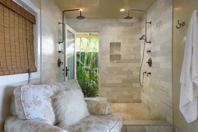 Listing Image for 210 Hauoli St 25 of 41