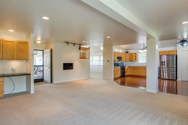 Listing Image for 190 Puumakani St 12 of 38