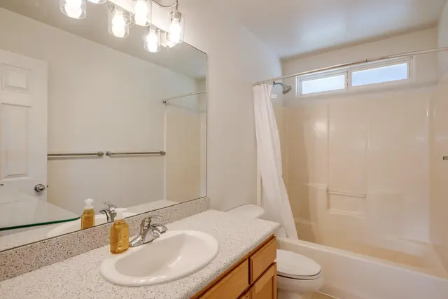 Listing Image for 190 Puumakani St 37 of 38