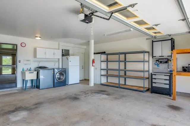 Listing Image for 190 Puumakani St 38 of 38