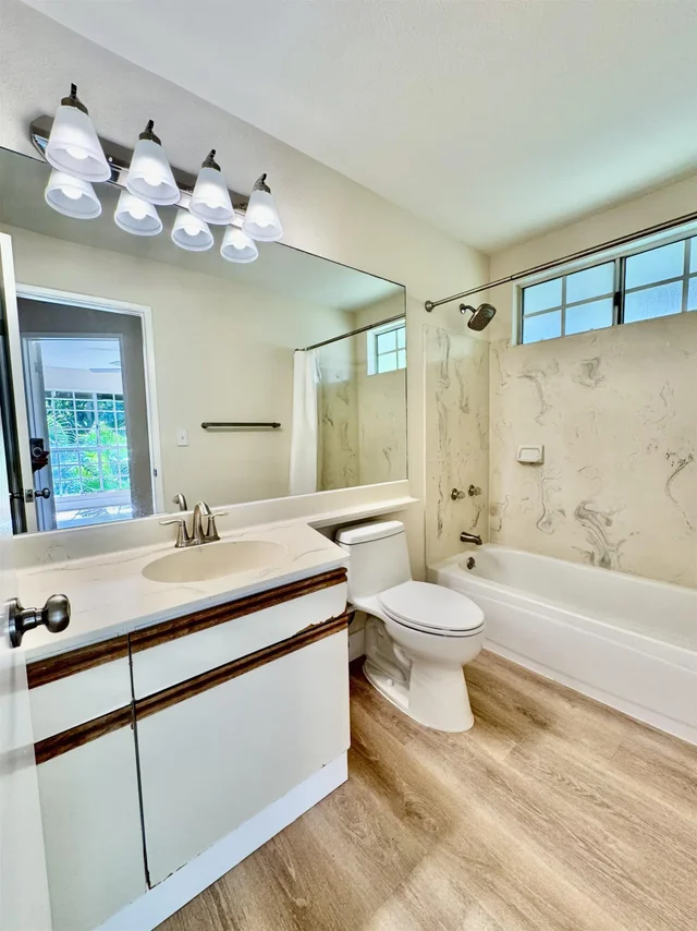 Listing Image for 160 Keonekai Rd 13-208 12 of 21