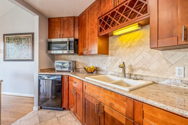 Listing Image for 50 Waiohuli St H 6 of 43