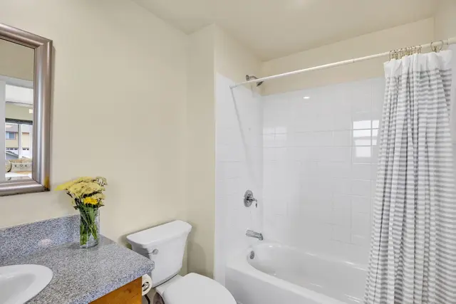 Listing Image for 159 Tam Yau Pl 7h 12 of 24
