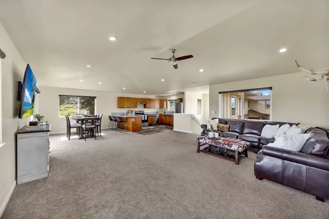 Listing Image for 159 Tam Yau Pl 7h 3 of 24