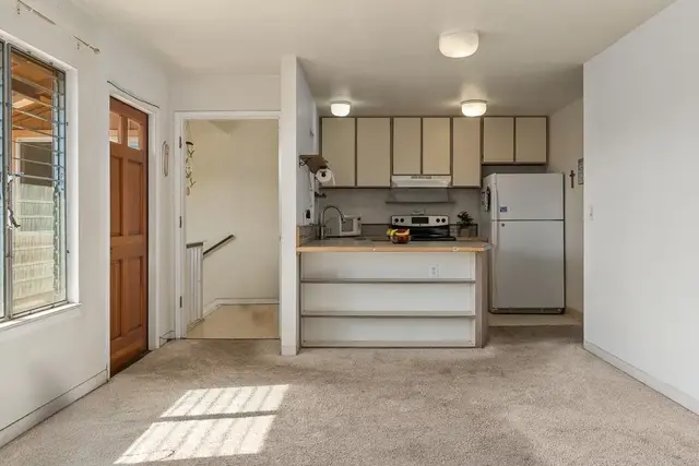 Listing Image for 180 Hoomoku St 18 of 39