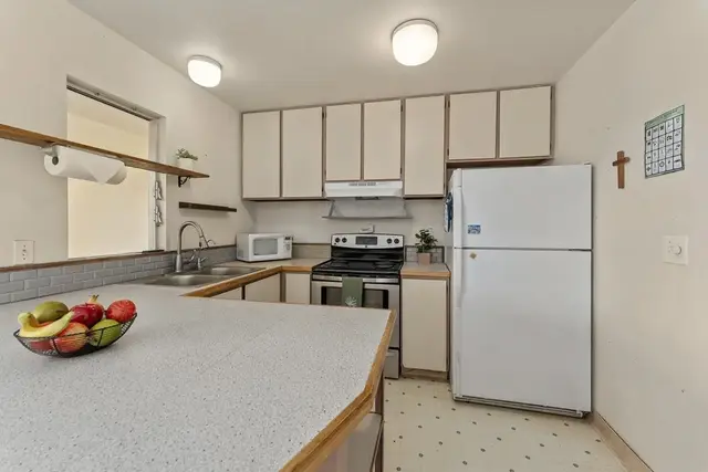 Listing Image for 180 Hoomoku St 20 of 39