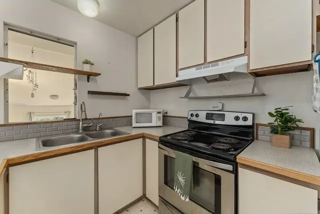 Listing Image for 180 Hoomoku St 22 of 39