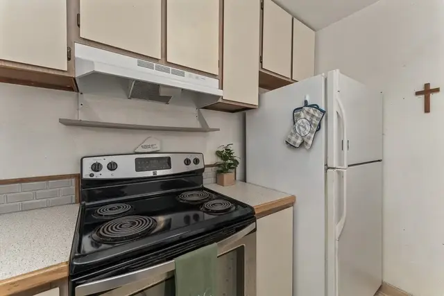 Listing Image for 180 Hoomoku St 23 of 39