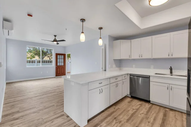 Listing Image for 15 E Kuu Aku Ln 118 12 of 45