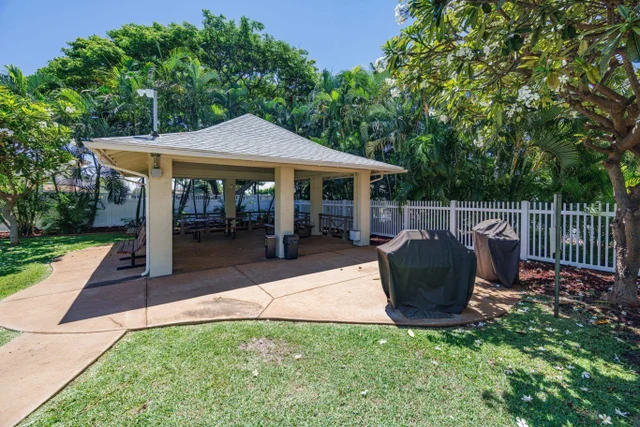 Listing Image for 15 E Kuu Aku Ln 118 33 of 45